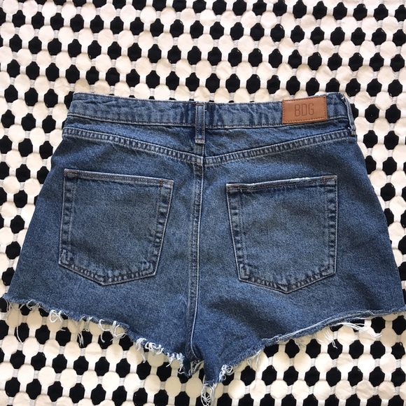 UO BDG Mom Cutoff Jeans High Waist Shorts sz 29 - Picture 7 of 12